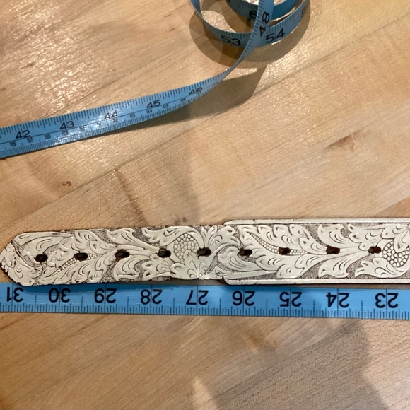 Vintage Cowgirl Tooled Leather Belt Strap - Picture 7 of 9